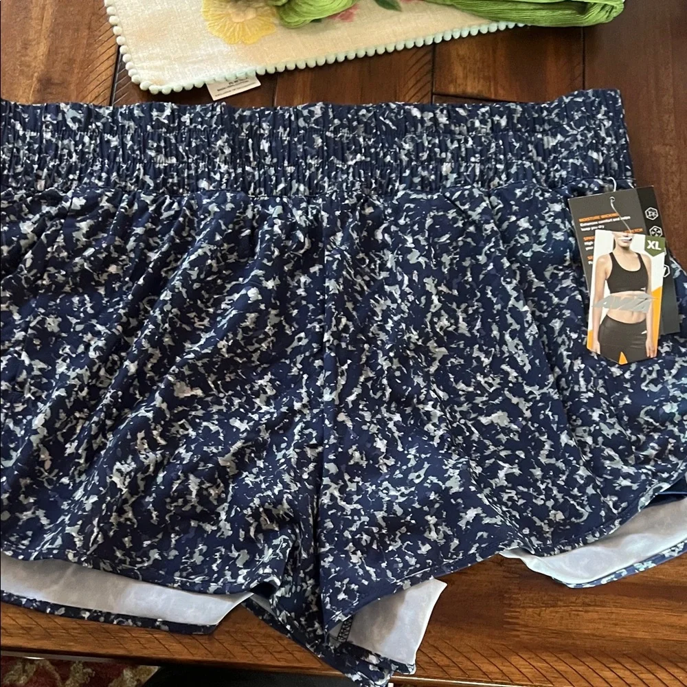 Women's Avia Bike liner Athletic Shorts  XL NWT Navy print